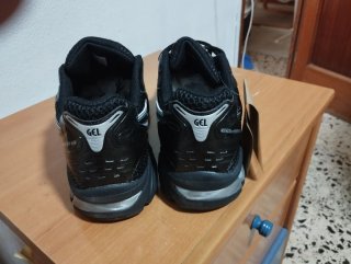 Zapatillas Asics Negras Talla 43.5