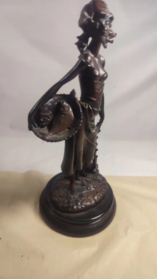 Figura decorativa vintage mujer pescadora