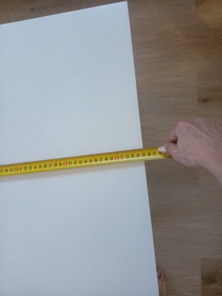 Mesa baja blanca de madera