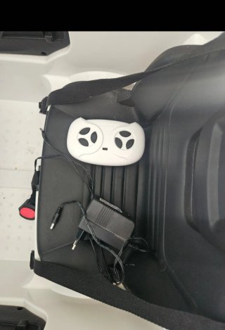 Coche eléctrico infantil con mando
