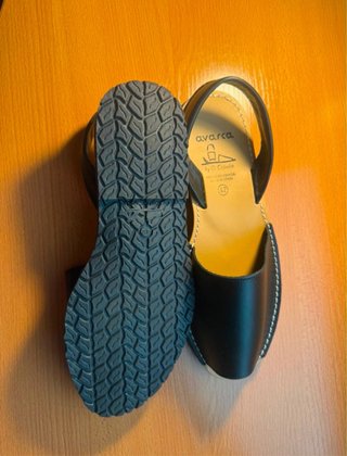 Chanclas Avarca Negras y Beige Talla 42