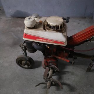 Motocultor con fresa ancha