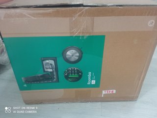 Robot aspirador iRobot Roomba i7 con base
