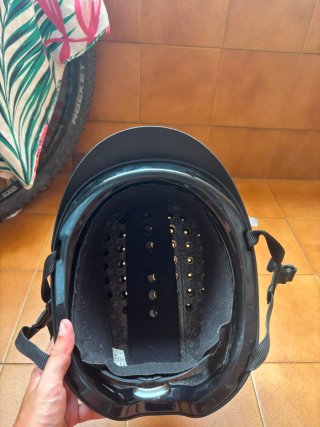 Casco de equitación negro