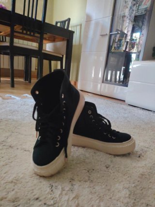 Zapatillas Niña Negra, Blancas nuevos han sido 46€
