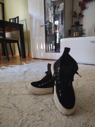Zapatillas Niña Negra, Blancas nuevos han sido 46€