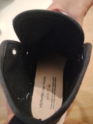Zapatillas Niña Negra, Blancas nuevos han sido 46€