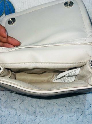 Bolso crema Stradivarius
