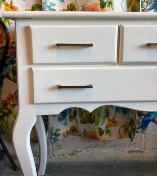 Mesa Consola Blanca con Patas Curvas