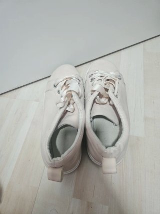 Zapatillas de vestir rosa y blanco