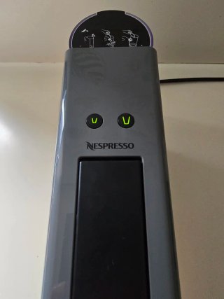 Cafetera Krups Nespresso Essenza Mini