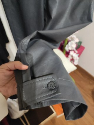 Pantalones efecto piel grises