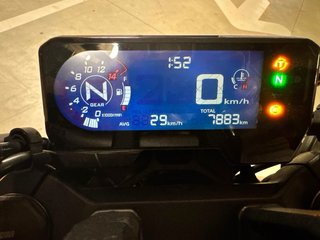 Honda CB650R 8000km Naked Roja y Dorada