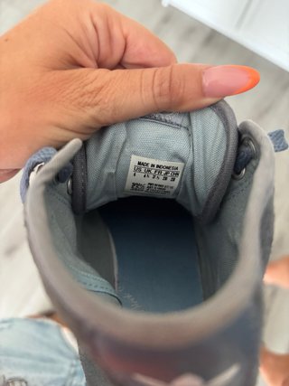 Zapatillas Adidas grises y blancas