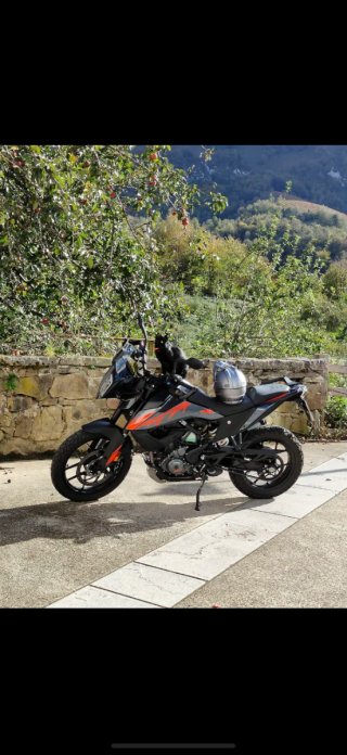 KTM 390 Adventure Negra y Naranja