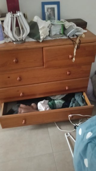Mobili vari, divano, armadio ecc tutto 90€