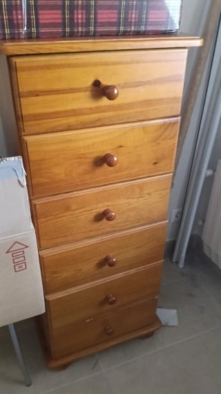 Mobili vari, divano, armadio ecc tutto 90€