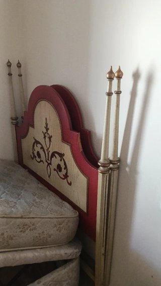 Mobili vari, divano, armadio ecc tutto 90€