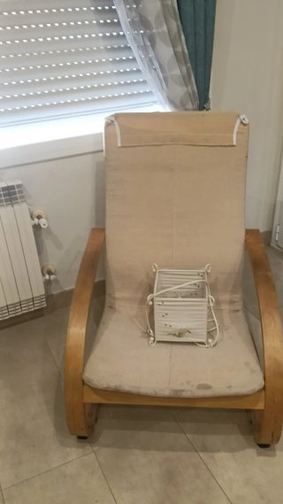 Mobili vari, divano, armadio ecc tutto 90€