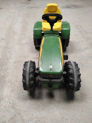 Tractor John Deere a pedales verde