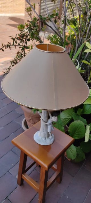 Lámpara Vintage Porcelana Sobremesa Niña Árbol