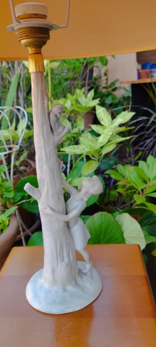 Lámpara Vintage Porcelana Sobremesa Niña Árbol