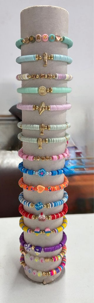 Pulsera hecha a mano