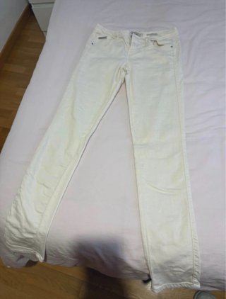 Pantalón Bershka blanco talla 36