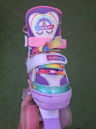 Patines 4 Ruedas Niña Morado/Rosa. Talla 26-29