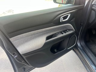 CUOTA 240€ - Jeep Compass 2022 1.3 131CV