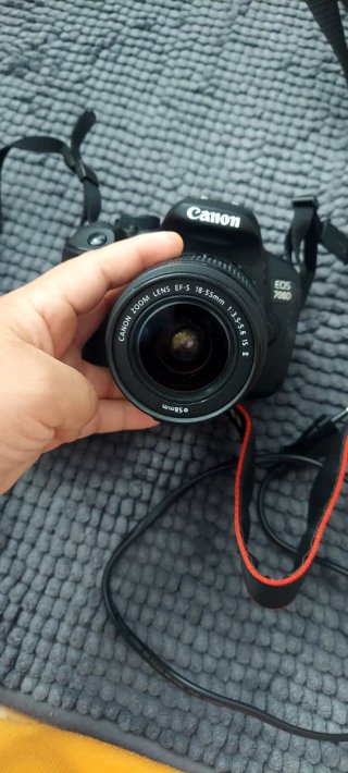 Cámara Canon EOS 700D