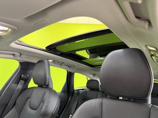 Volvo XC60 Plus Dark 4x2 B4D 2.0 197CV Auto. MHEV