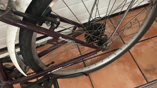 Bicicleta de paseo burdeos