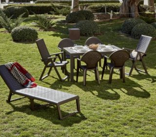 Lote 4 Sillas de Plástico Marrón