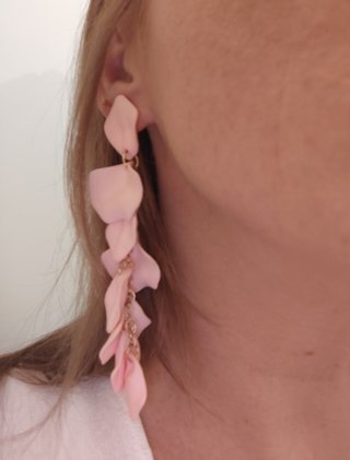 Pendientes largos pétalos rosa