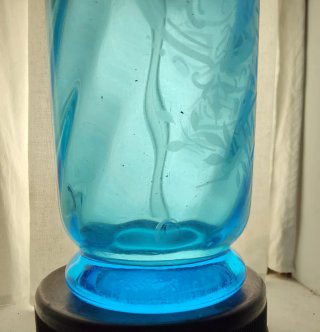 Sifón antiguo azul.