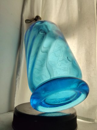 Sifón antiguo azul.