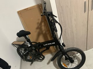 Bicicleta Eléctrica Plegable Negra