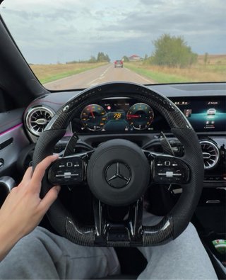Volante Mercedes-AMG Carbono