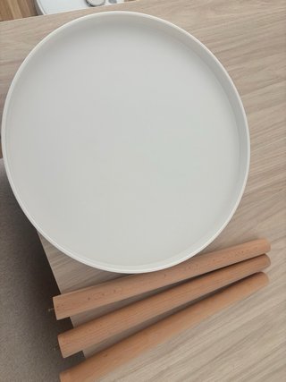 Mesa auxiliar redonda blanca patas madera