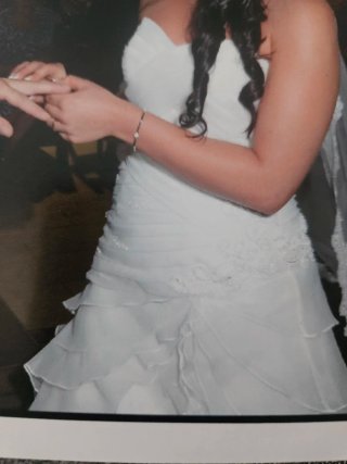 Vestido de Novia Blanco,muy elegante y bonito.