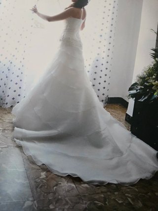 Vestido de Novia Blanco,muy elegante y bonito.