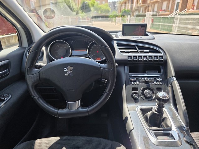 Peugeot 3008 Allure 1.6 HDI 112 FAP
