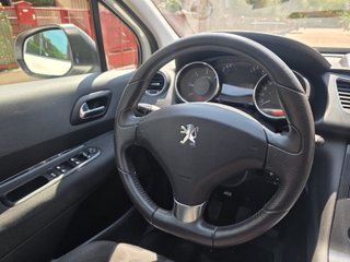 Peugeot 3008 Allure 1.6 HDI 112 FAP