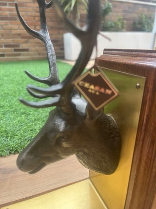 Par Sujetalibros Bronce Ciervo Base Madera