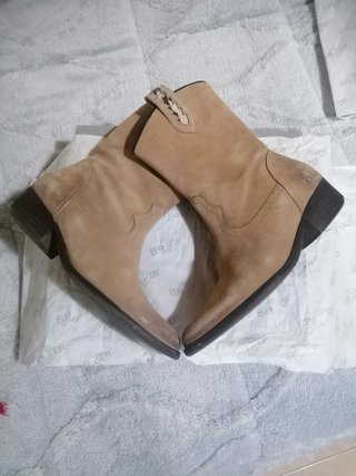 Botas piel 15€ + regalo