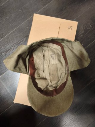 Gorro militar soviético con estrella roja