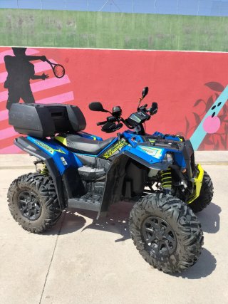 Quad Polaris Azul y Amarillo Off-Road