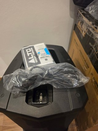 Alto TS108C - Altavoz 600W