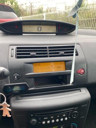 Citroen C4 sedan